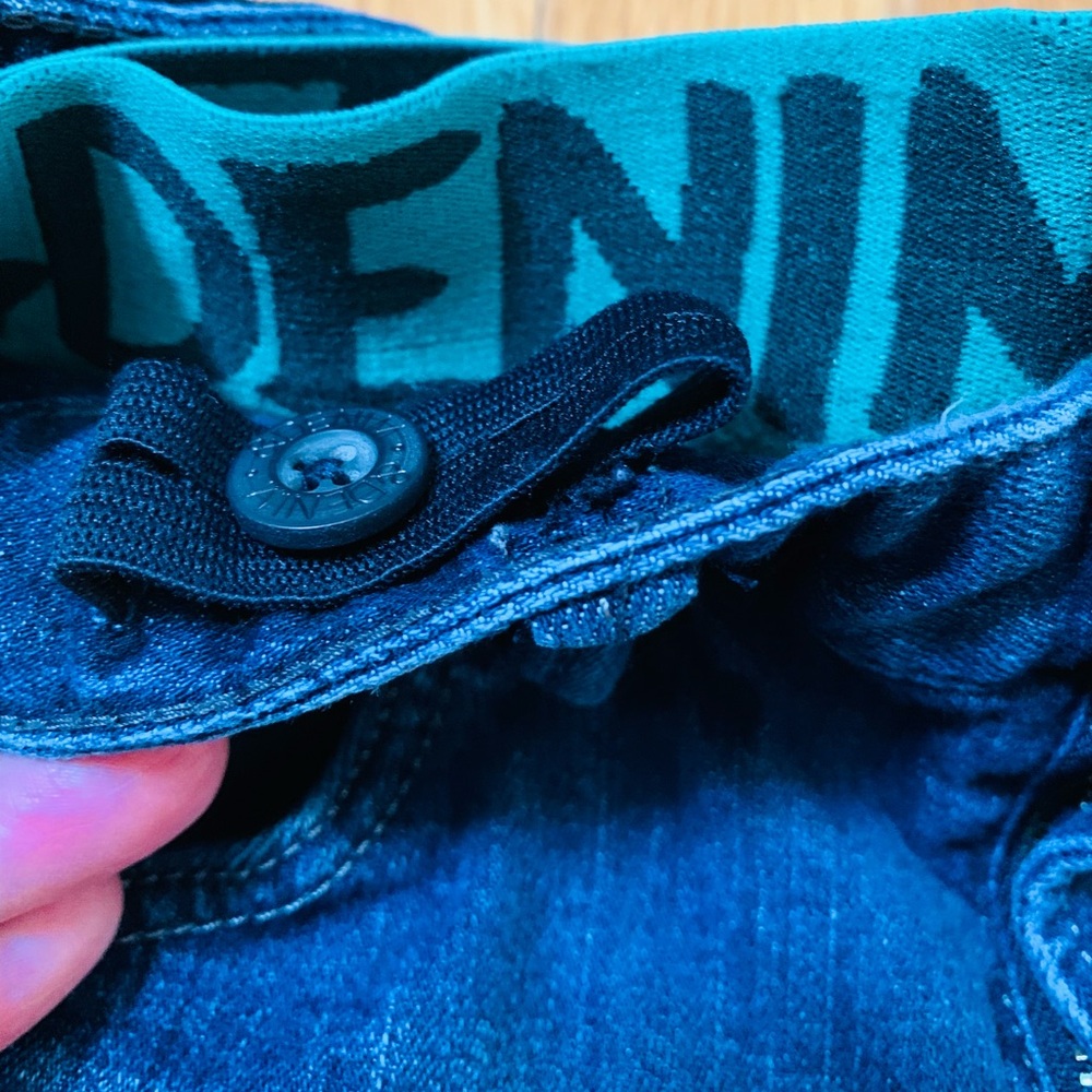 H&M Boys 7-8 Y Jeans w visible 
Denim on Adjustable Elastic Waistband,  Like New